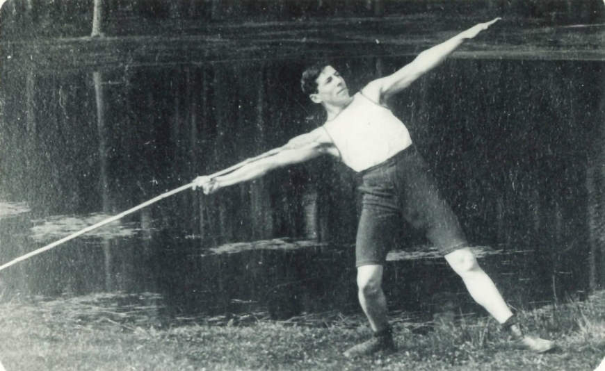 Młody Jan Kowalewski jako sportowiec, Łódź 1913 r. (zbiory rodziny Kowalewski-Ferreira)