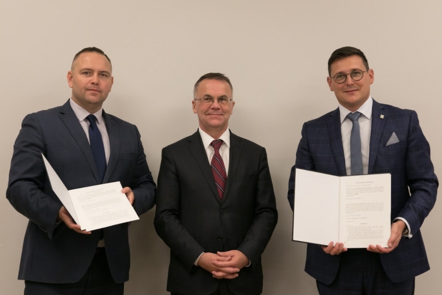 Podpisanie porozumienia pomiędzy Muzeum II Wojny Światowej w Gdańsku a Zarządem Morskiego Portu Gdańskiego