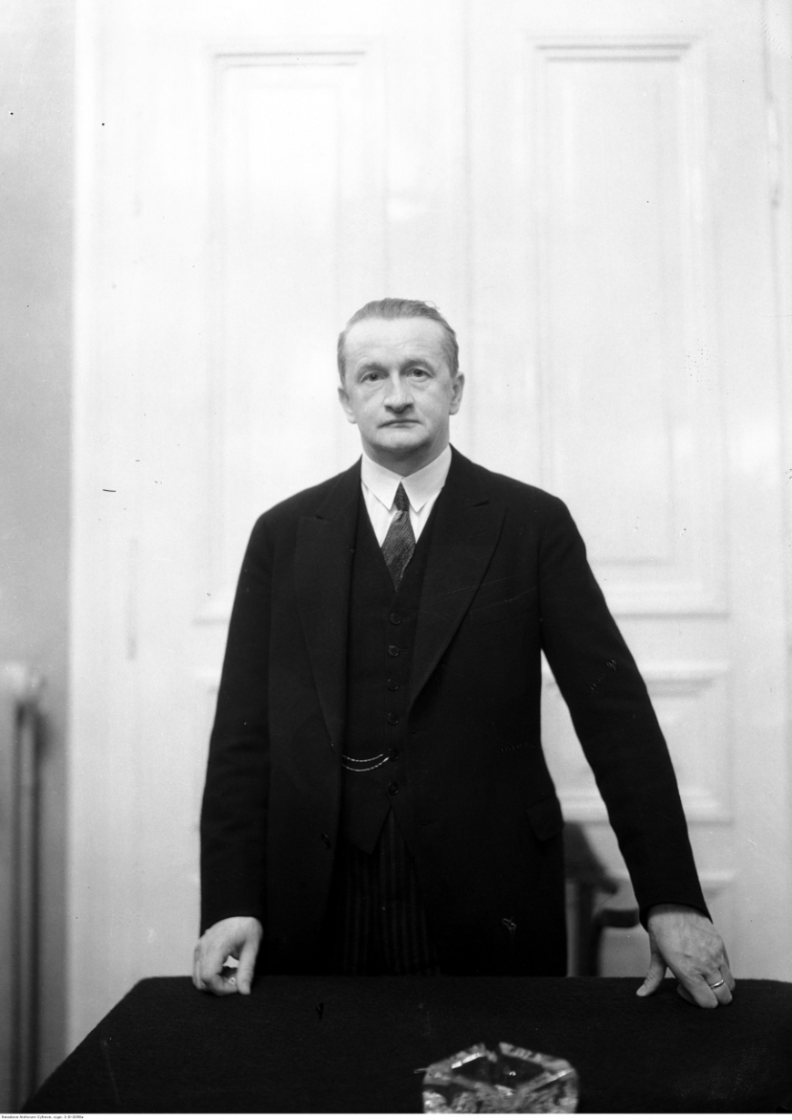 Fotografia portretowa Henryka Strasburgera, Komisarza Generalnego RP w Wolnym Mieście Gdańsku (w latach 1924-1932). Brak daty / NAC