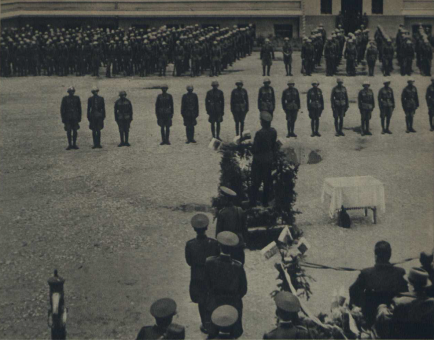 Dekoracja żołnierzy słowackich biorących udział w wojnie przeciwko Polsce, Poprad, 5 X 1939 (domena publiczna)
