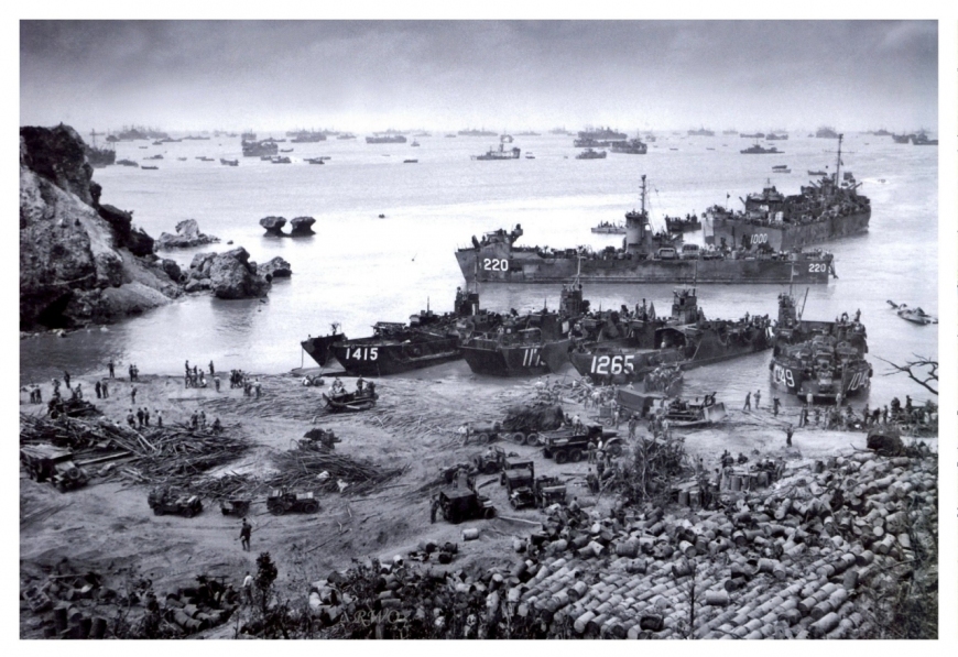 Lądowanie amerykańskich marines na Okinawie. 1 kwietnia 1945 r. (domena publiczna)