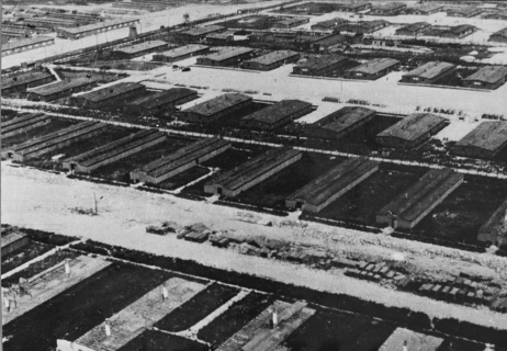 Obóz koncentracyjny na Majdanku. Czerwiec 1944 r. (domena publiczna)