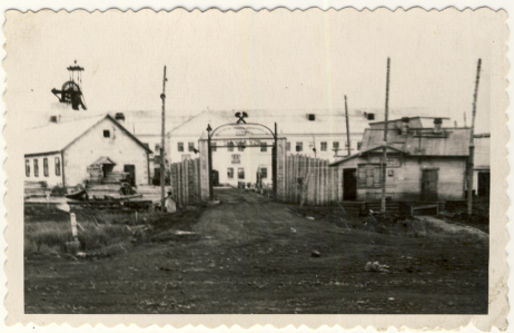 Jeden z obozów Gułagu na Syberii, do którego deportowano polskich obywateli. Lata czterdzieste (Muzeum Okupacji Estonii w Tallinie)