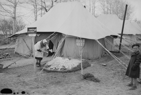 Fot. 3. Obóz polskich uchodźców w Iranie. 1943 r. (domena publiczna)