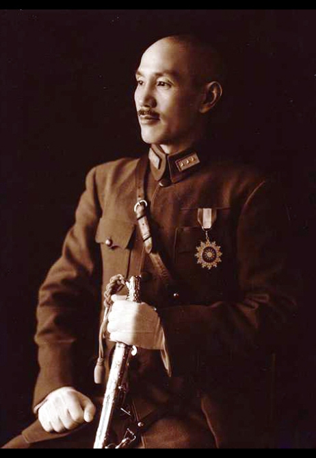 Fot. 1. Czang Kaj-szek. 1940 r. (domena publiczna) (zdjęcie główne)