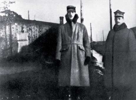 Fot. 2. Młody kapitan de Gaulle w Polsce. Kwiecień 1919–styczeń 1921 (domena publiczna)