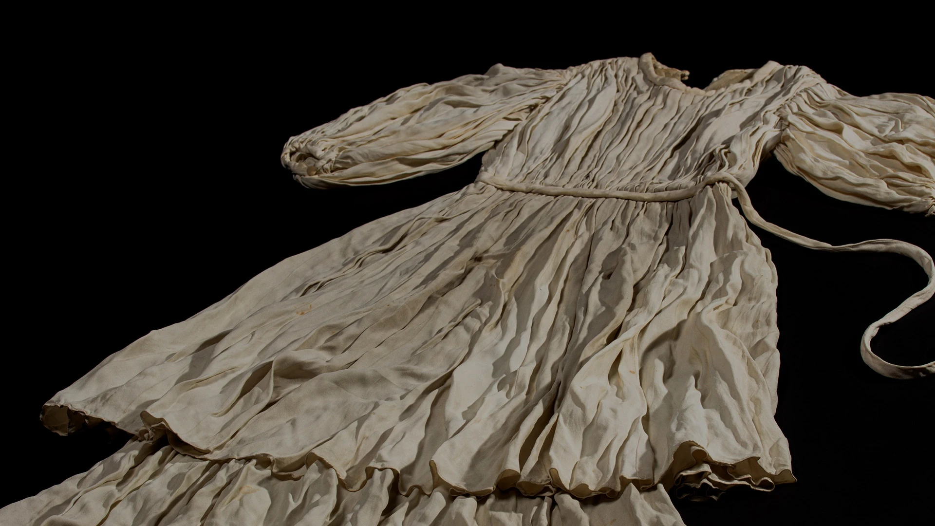 Oprowadzenie kuratorskie: „Sploty. Moda okresu II wojny światowej”