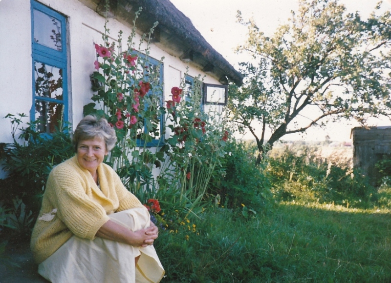 Olga Krzyżanowska na Kaszubach, lata 80. XX w. (fot. archiwum prywatne)