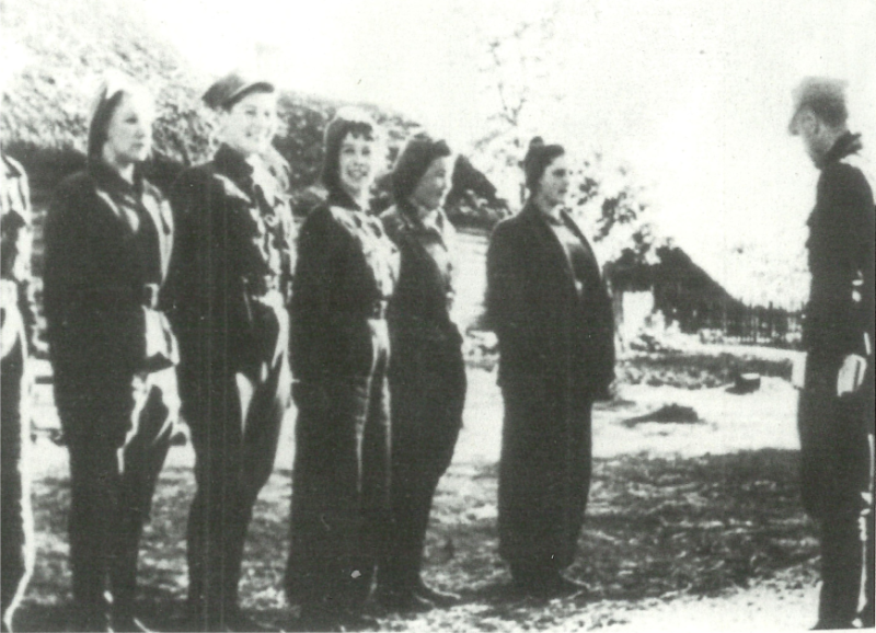 Sanitariuszki 4. i 5. Brygady AK, Wileńszczyzna 1944 (archiwum prywatne)