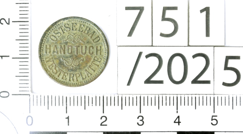 z-eton-ka-pieliska-ostseebad-westerplatte-umoz-liwiaja-cy-wypoz-yczenie-re-cznika 