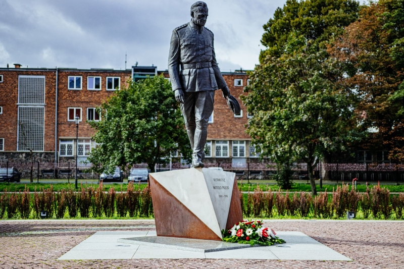 Stanowisko Dyrektora Muzeum II Wojny Światowej w Gdańsku ws. marszu Konfederacji Korony Polskiej organizowanego przed Muzeum 11.04.2026 r.