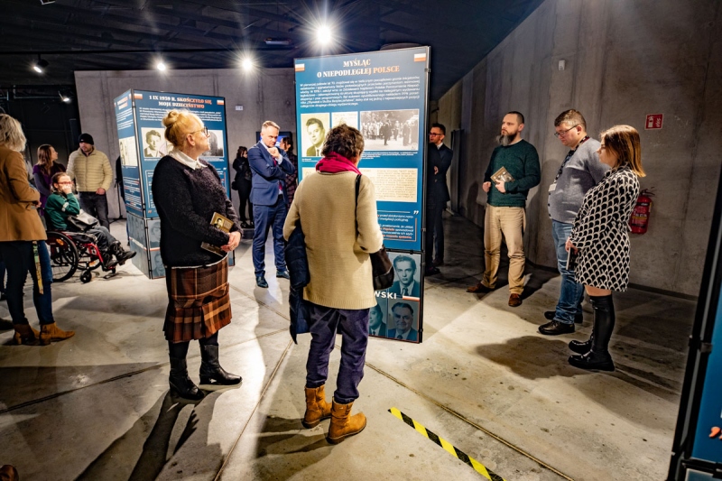W MIIWŚ otwarto wystawę poświęconą Premierowi Janowi Olszewskiemu
