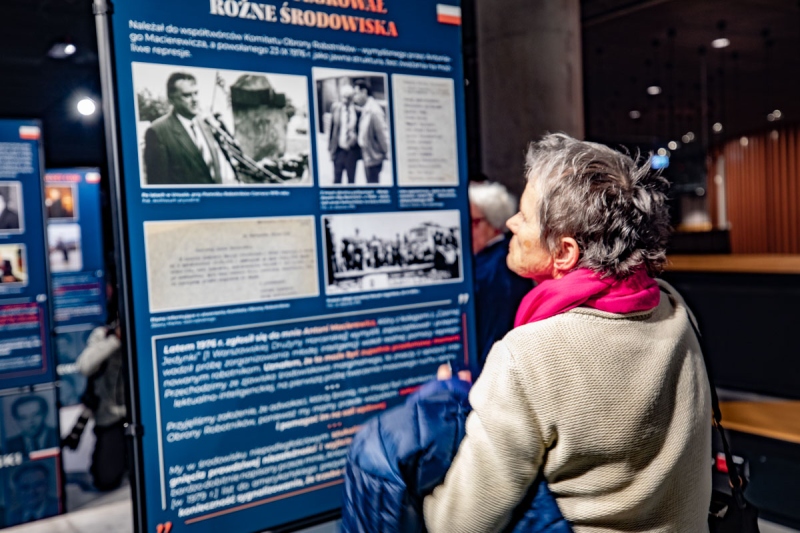 W MIIWŚ otwarto wystawę poświęconą Premierowi Janowi Olszewskiemu