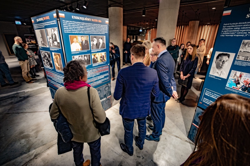 W MIIWŚ otwarto wystawę poświęconą Premierowi Janowi Olszewskiemu