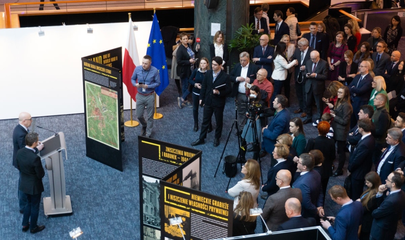 Wystawa ,,Zniszczyć Polskę! Straty materialne poniesione podczas okupacji niemieckiej 1939-1945” w Parlamencie Europejskim