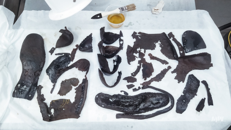 Cykl #ZobaczKonserwacjeMIIWŚ - skórzane buty należące do polskiej rodziny Książków zamordowanej przez Niemców za pomoc udzieloną Żydom