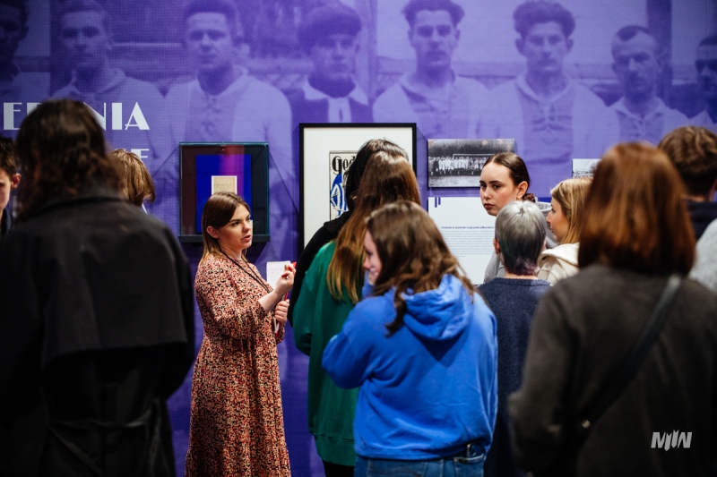 Spacery muzealne, kuratorskie i edukacyjne wokół wystawy