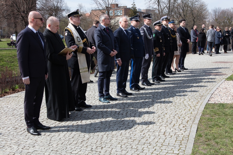 Dęby pamięci ofiar zbrodni katyńskiej posadzono przy Muzeum II Wojny Światowej w Gdańsku