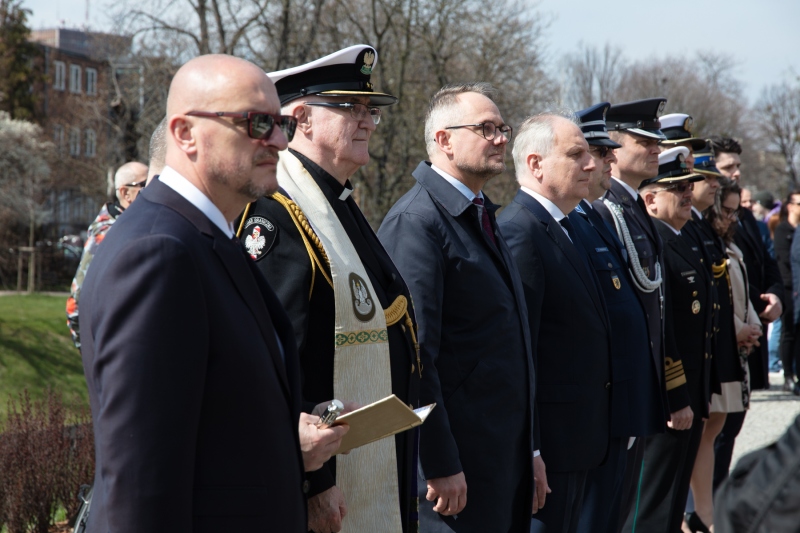 Dęby pamięci ofiar zbrodni katyńskiej posadzono przy Muzeum II Wojny Światowej w Gdańsku