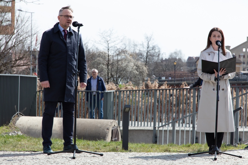 Dęby pamięci ofiar zbrodni katyńskiej posadzono przy Muzeum II Wojny Światowej w Gdańsku