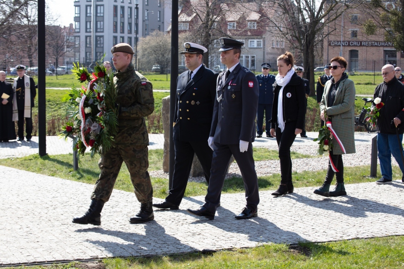 Dęby pamięci ofiar zbrodni katyńskiej posadzono przy Muzeum II Wojny Światowej w Gdańsku