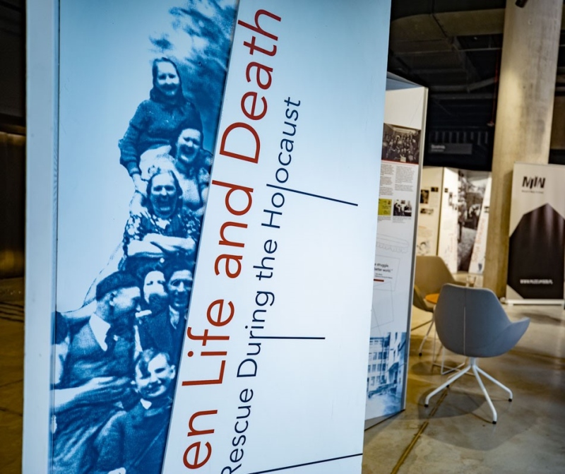 Relacja z finisażu wystawy "Między życiem a śmiercią"