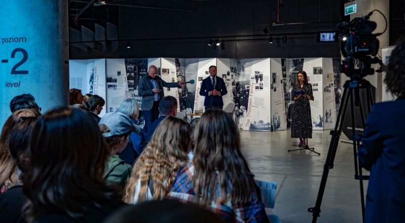 Relacja z finisażu wystawy "Między życiem a śmiercią"