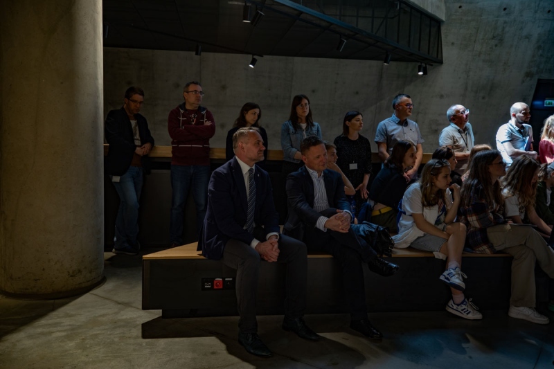 Relacja z finisażu wystawy "Między życiem a śmiercią"