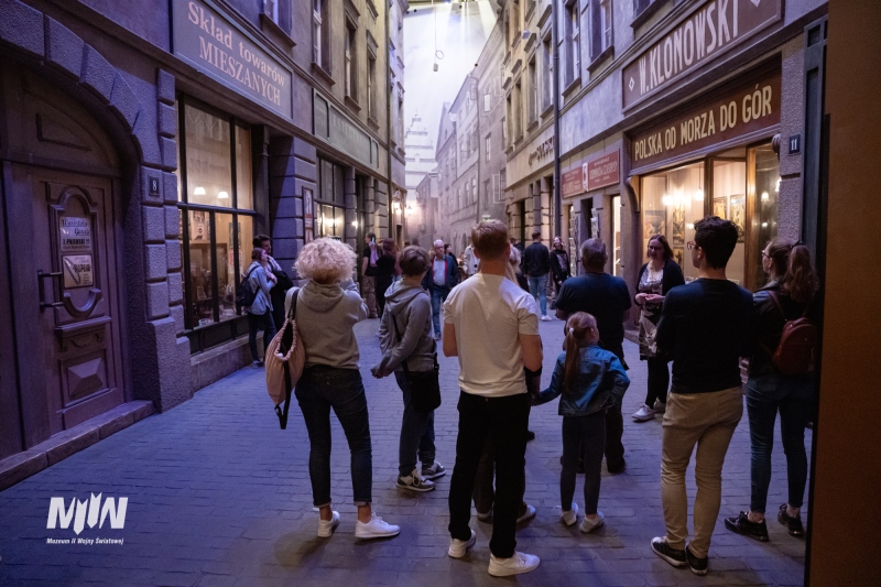 Spacer z przewodnikami w związku z rocznicą urodzin rotmistrza Witolda Pileckiego