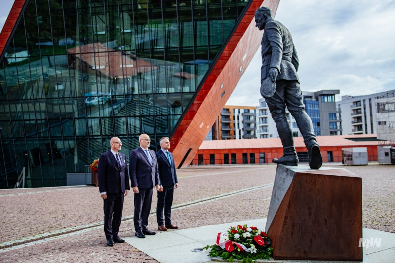 UCZCZENIE PAMIĘCI O BOHATERACH