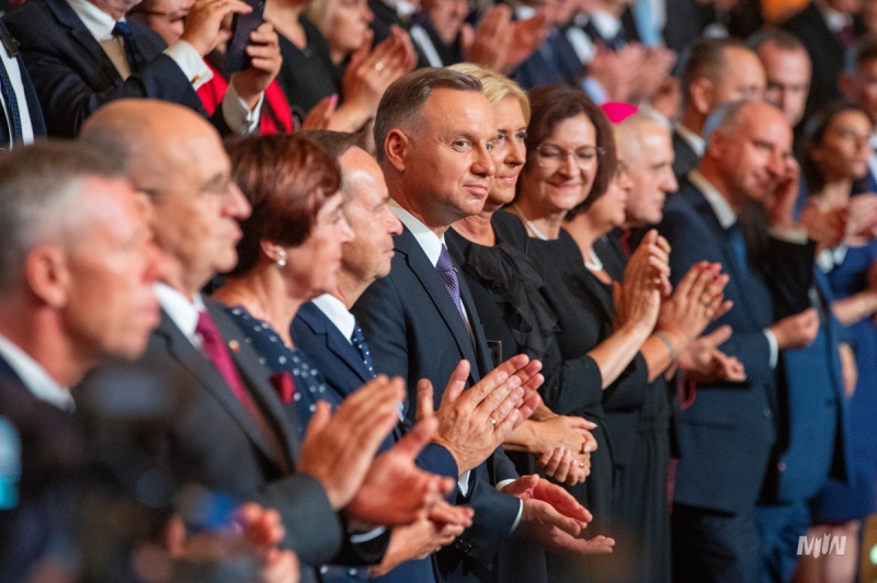 Misterium „Przerwane dzieciństwo”