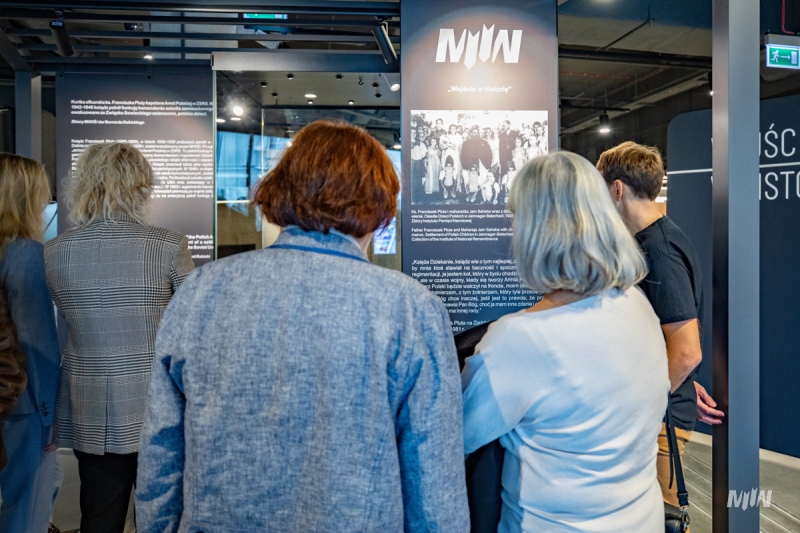 "Wejście w historię" - Kurtka oficerska księdza Franciszka Pluty