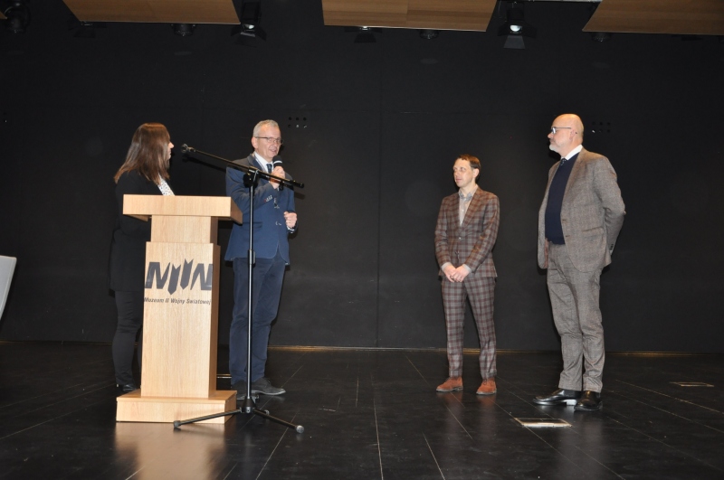 Nowi przewodnicy po wystawie głównej MIIWŚ odebrali certyfikaty