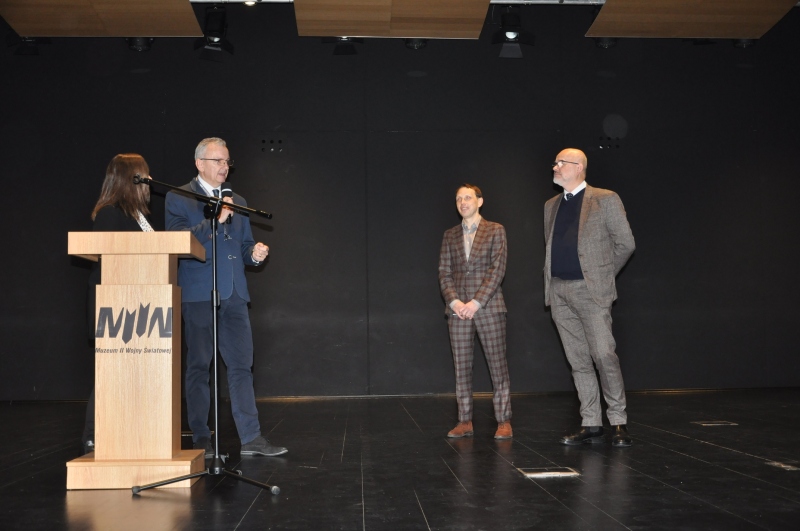 Nowi przewodnicy po wystawie głównej MIIWŚ odebrali certyfikaty