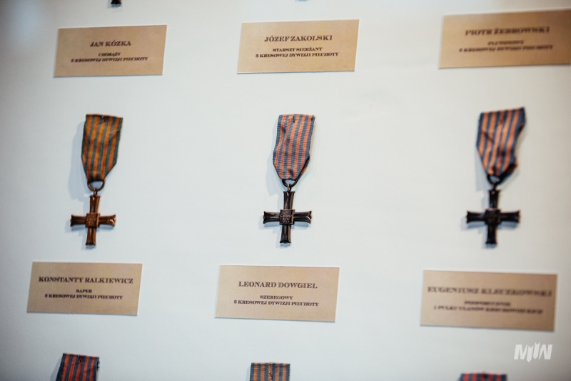 "Wejście w historię" - Dwanaście Krzyży Pamiątkowych Monte Cassino nadanych żołnierzom 2. Korpusu