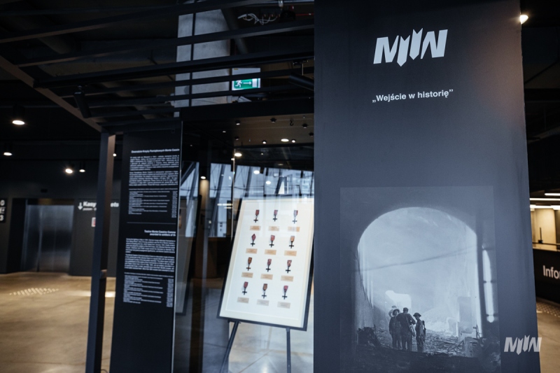 "Wejście w historię" - Dwanaście Krzyży Pamiątkowych Monte Cassino nadanych żołnierzom 2. Korpusu