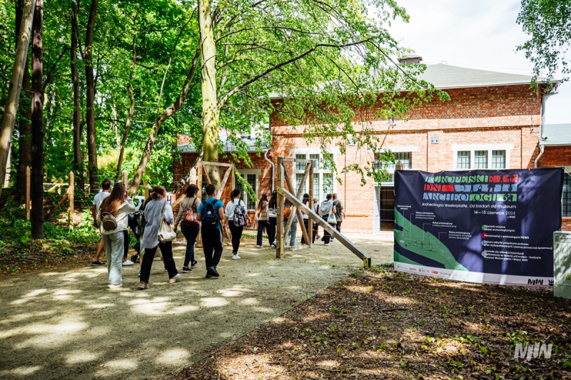 On the first day, school groups participated in the activities on the Peninsula. 