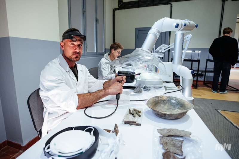 On the first day, school groups participated in the activities on the Peninsula. 