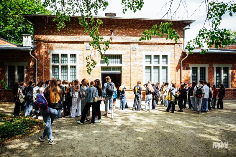 On the first day, school groups participated in the activities on the Peninsula. 