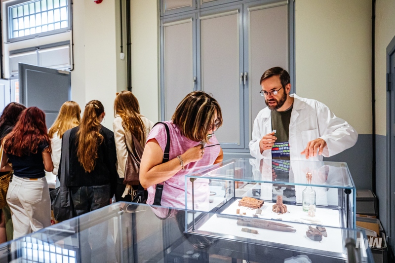 On the first day, school groups participated in the activities on the Peninsula. 