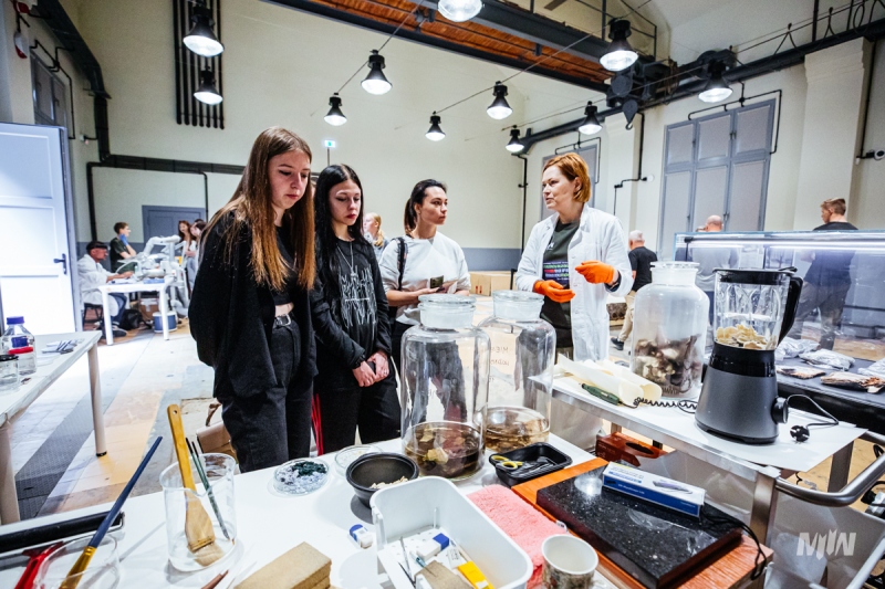 On the first day, school groups participated in the activities on the Peninsula. 