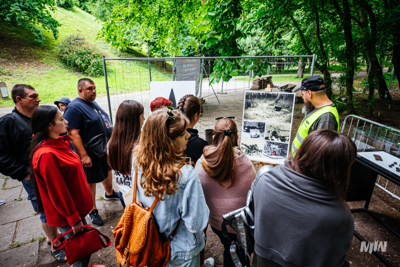 On the first day, school groups participated in the activities on the Peninsula. 