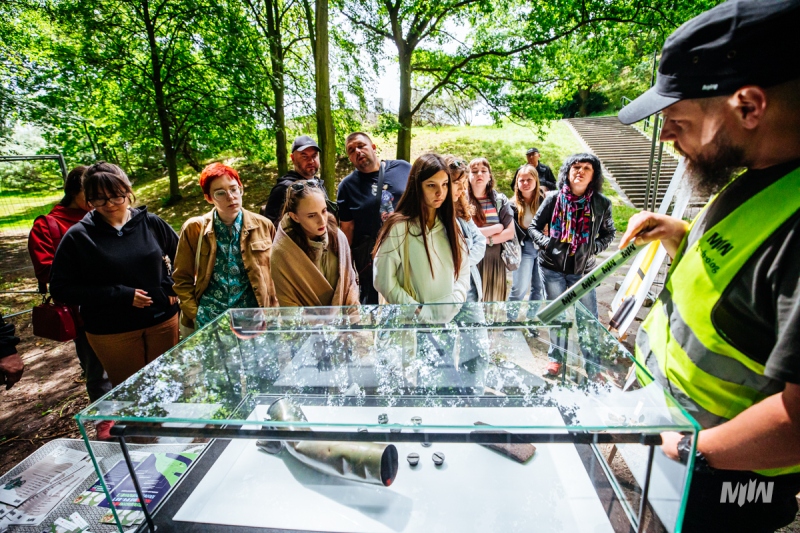 On the first day, school groups participated in the activities on the Peninsula. 