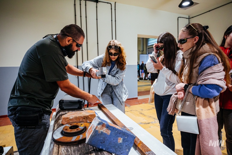 On the first day, school groups participated in the activities on the Peninsula. 