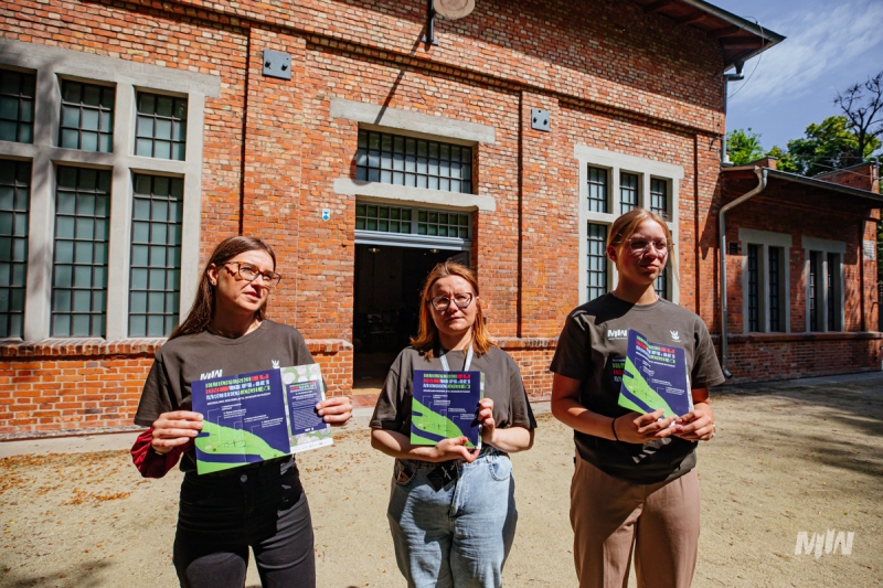 On the second day, visitors in the ‘Fort’ area, where excavations were being conducted, could listen to archaeologists talk about the specifics of the research team's work and the artifacts recovered