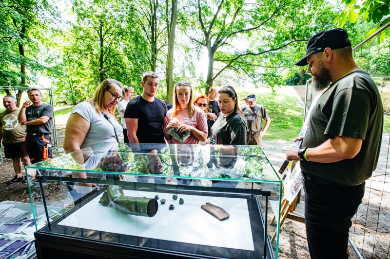 On the second day, visitors in the ‘Fort’ area, where excavations were being conducted, could listen to archaeologists talk about the specifics of the research team's work and the artifacts recovered