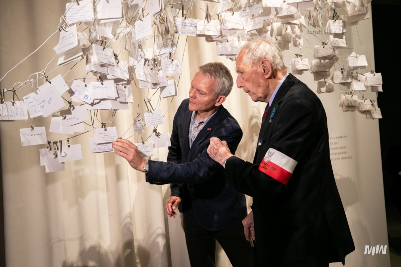 Instalacja artystyczna na zakończenie wystawy głównej MIIWŚ