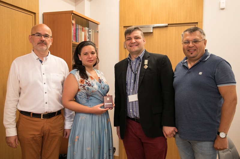 Dr Dmitriy Panto, pracownik Działu Naukowego Muzeum odznaczony przez ukraińską delegację medalem „Za zachowanie historii”