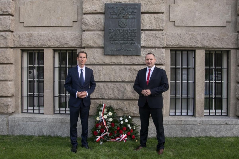 Dyrektor Muzeum II Wojny Światowej w Gdańsku dr Karol Nawrocki uczcił pamięć harcmistrza Jana Ożdżyńskiego
