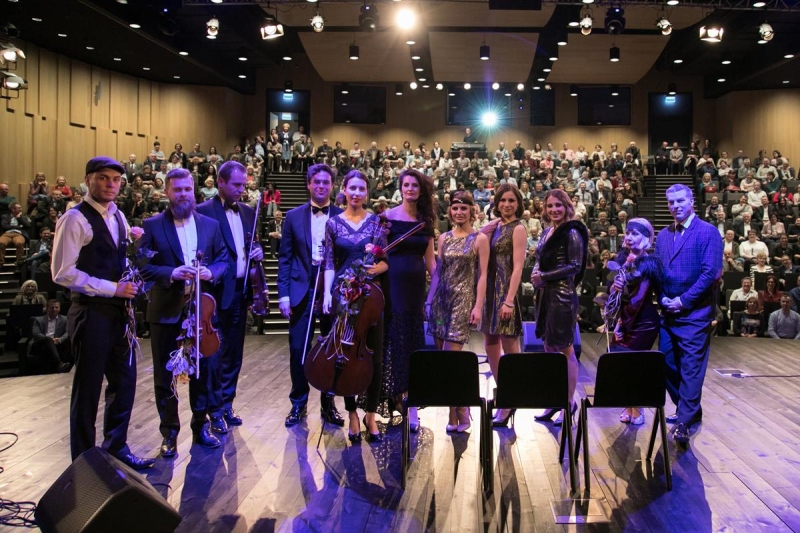 Niezapomniany urodzinowy koncert z polską muzyką międzywojenną "Nasza jest noc"